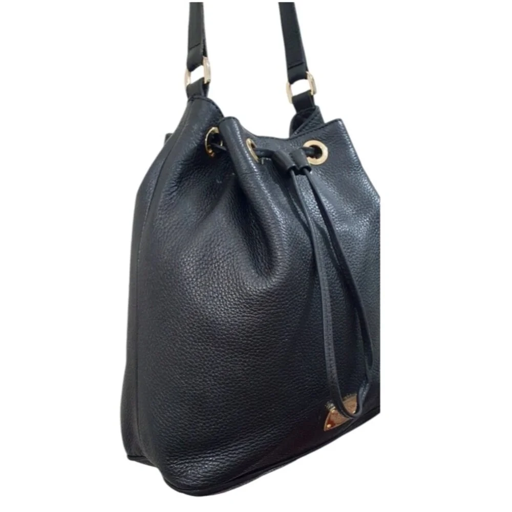 Michael Kors Jules Large Convertible Drawstring Leather Shoulder Bag-Black